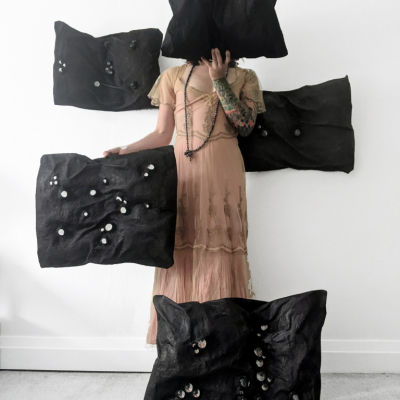 profile_Black-Pillows-and-Dress.20210523075409.jpg